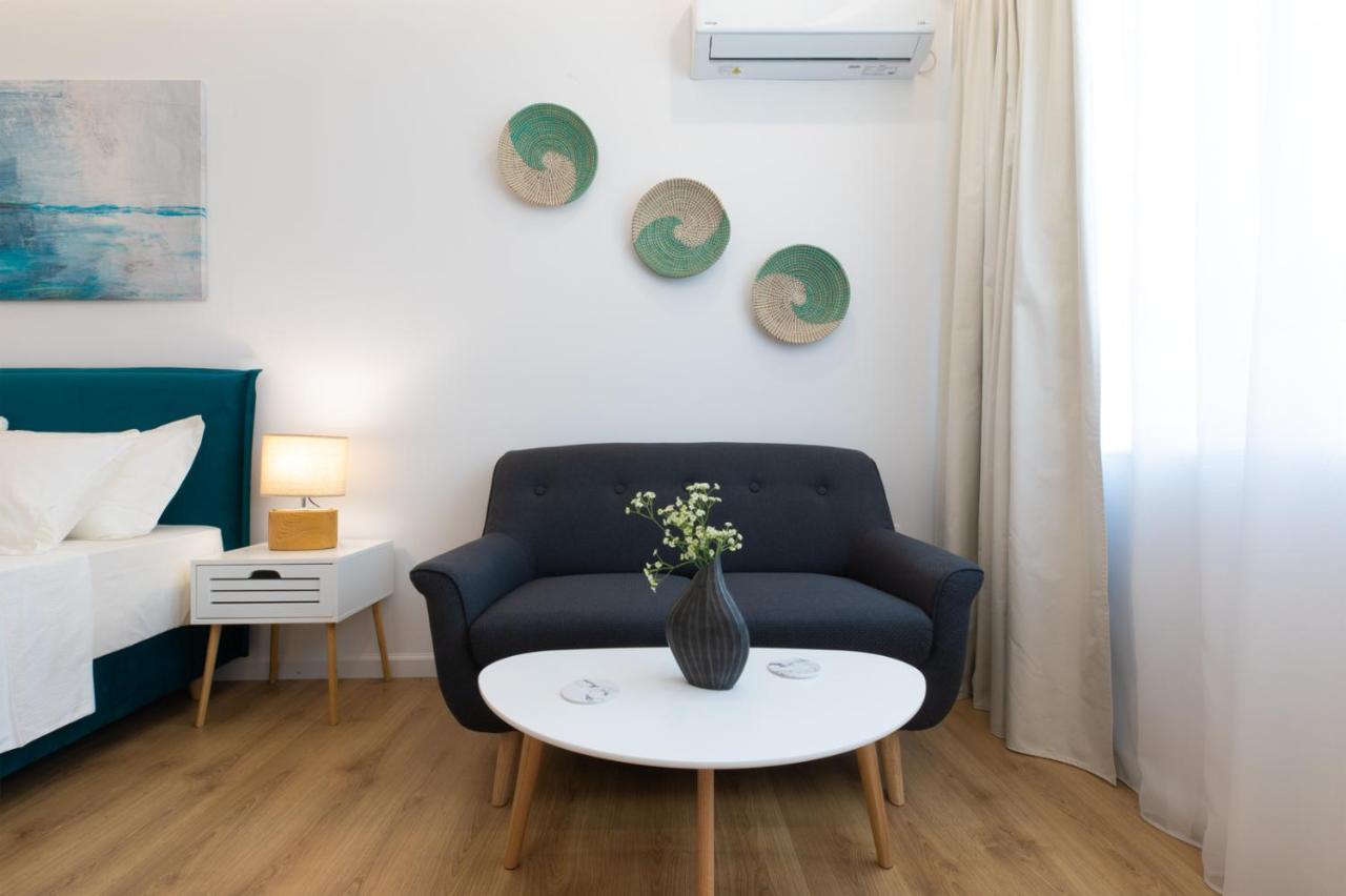 Minimal Apartment In Plaka Atenas Exterior foto